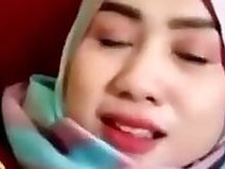 Carla Demons Aubrey Grey face Bouncing